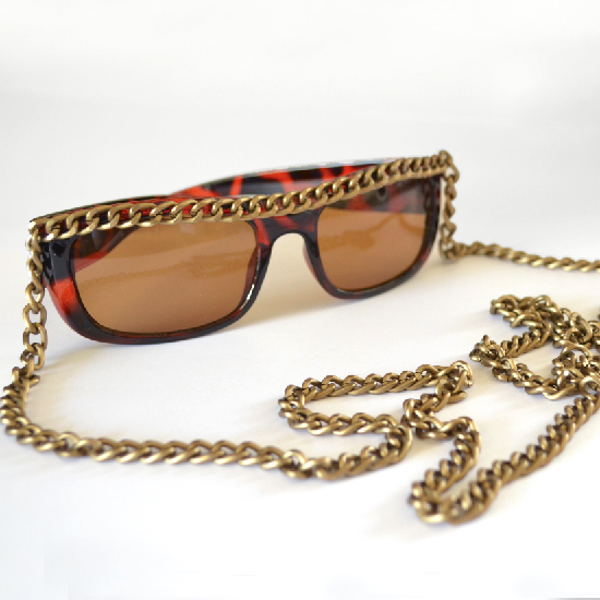 001-chained-sunnies-dream-a-little-bigger1