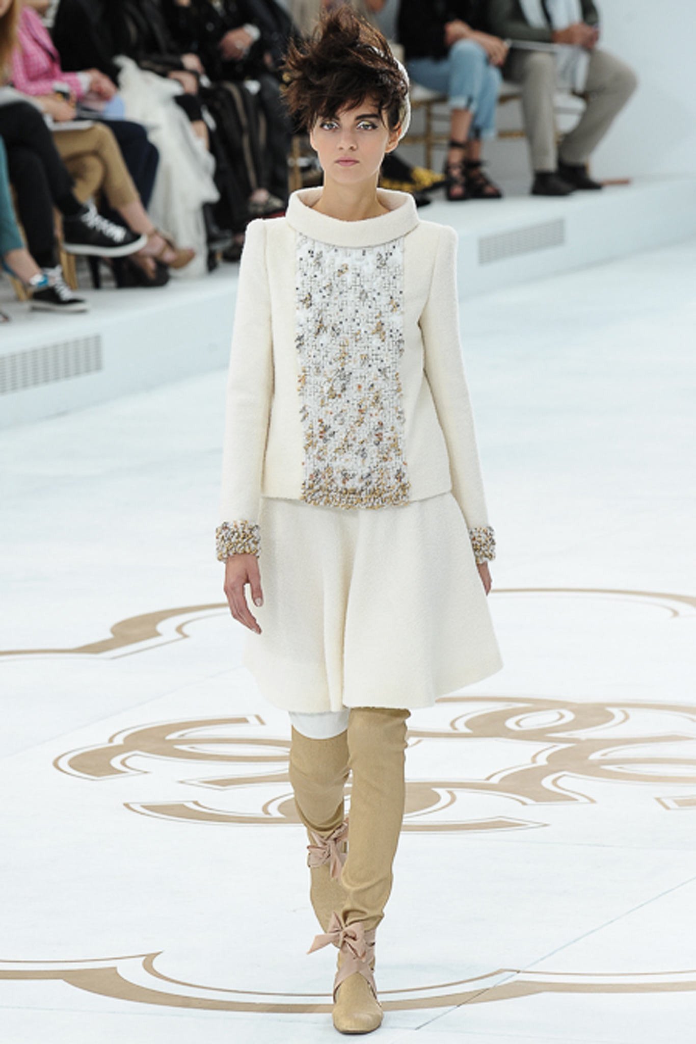 chanel-couture-fall-2014-18_105835803086