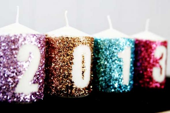 2012-12-10_coppola_new-years-eve-easy-decorations-glitter-new-years-candles